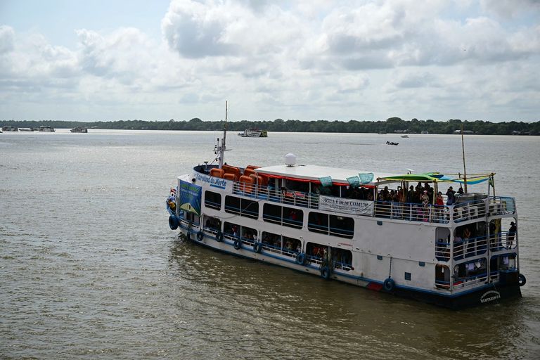 أسطول قوارب العدالة المناخية - أ ف ب