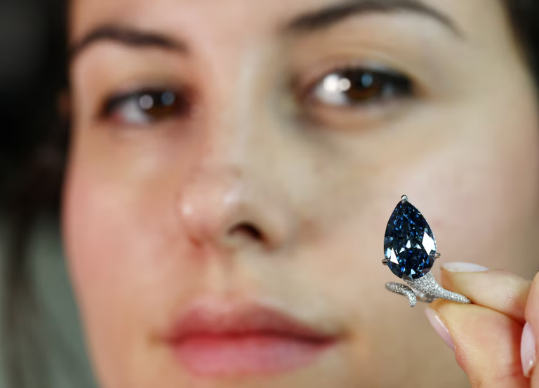 خاتم ألماس «ميلون بلو»