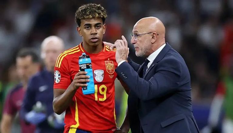 لامين يامال ولويس دي لا فوينتي