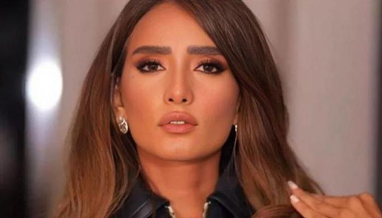 الفنانة زينة