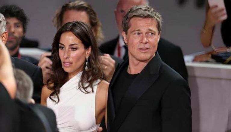 براد بيت وحبيبته إينيس دي رامون