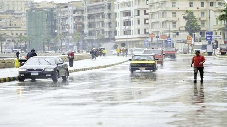 نوة المكنسة تضرب الإسكندرية