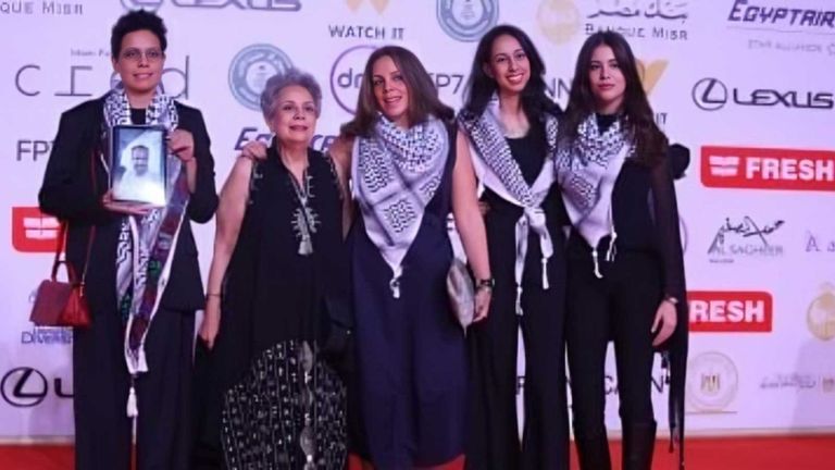 ملصق فيلم "ضايل عنا عرض"