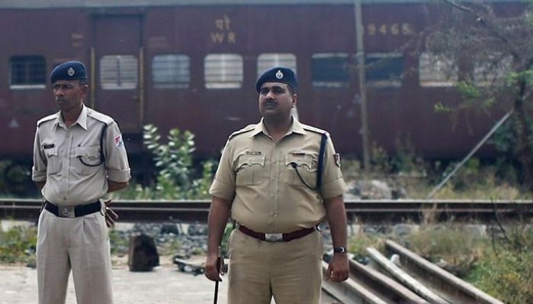 شرطيان هنديان- أرشيفية