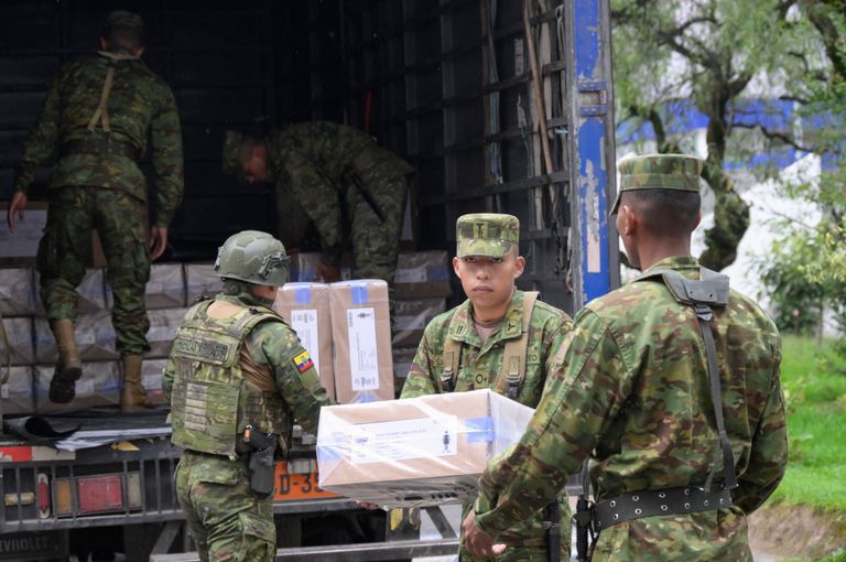 نقل صناديق الاقتراع