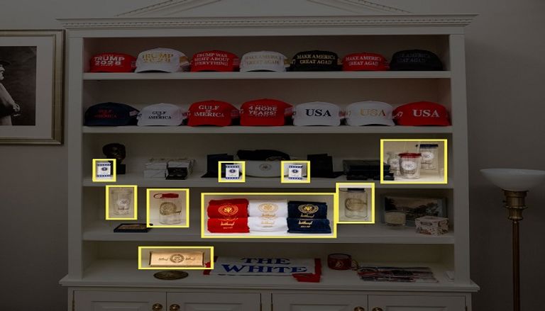 الغرفة بين ريغان وترامب