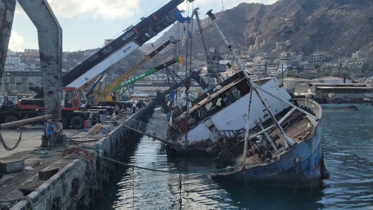 انتشال السفن المتهالكة انتشال السفن المتهالكة