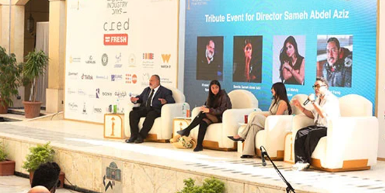 سامح عبدالعزيز وبناته