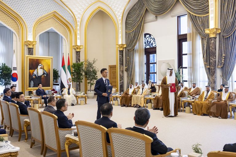 الشيخ محمد بن زايد والرئيس الكوري الجنوبي يشهدان تبادل مذكرات تفاهم واتفاقيات