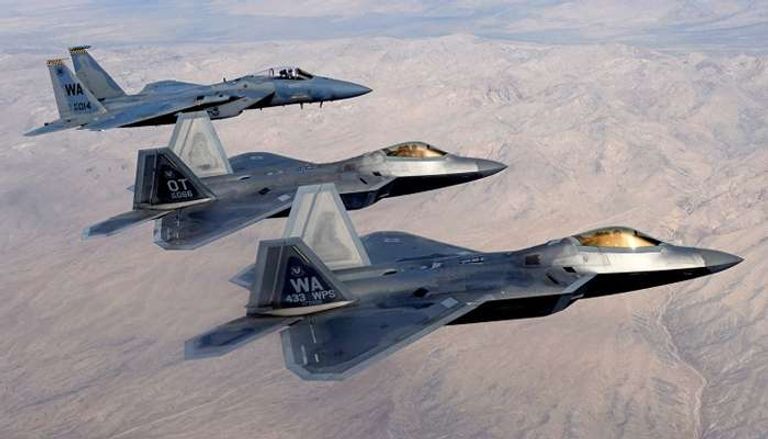 مقاتلة من طراز إف-22