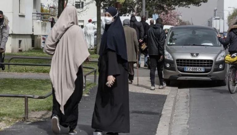 فرنسا تخوض حربا ضد تغلغل الإسلام السياسي بمفاصلها