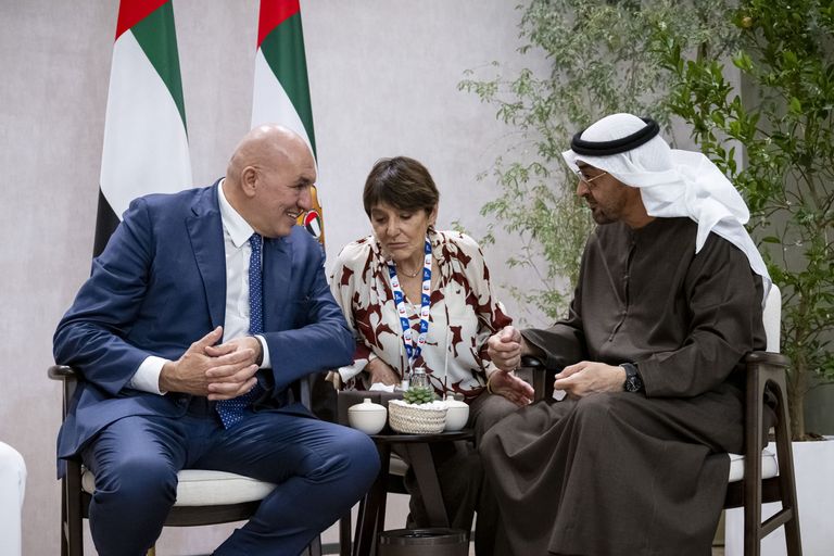 الشيخ محمد بن زايد آل نهيان في معرض دبي للطيران - وام