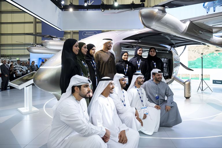 الشيخ محمد بن زايد آل نهيان في معرض دبي للطيران - وام
