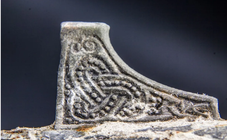 اكتشاف 4 حراب حربية في بحيرة ليدنيتسا ببولندا