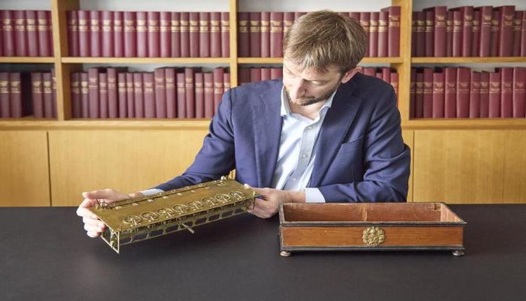 فرنسا تمنع خروج أقدم آلة حاسبة من أراضيها