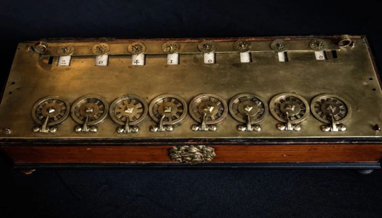 فرنسا تمنع خروج أقدم آلة حاسبة من أراضيها فرنسا تمنع خروج أقدم آلة حاسبة من أراضيها