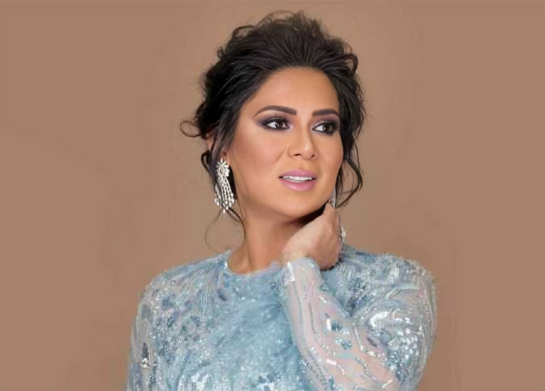 الفنانة نوال