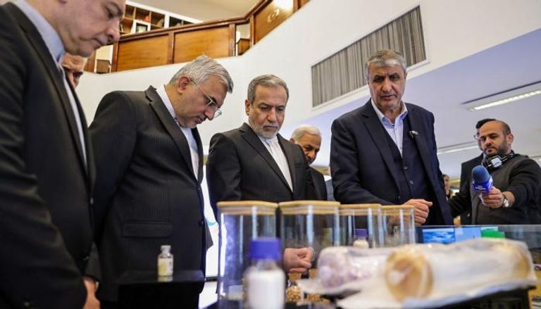 عراقجي خلال زيارة سابقة إلى منشأة في طهران