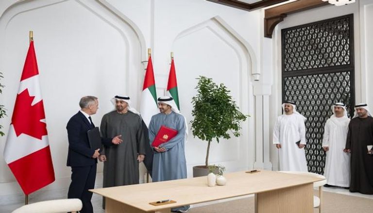 جانب من مراسم تبادل اتفاقية تشجيع الاستثمارات بين الإمارات وكندا