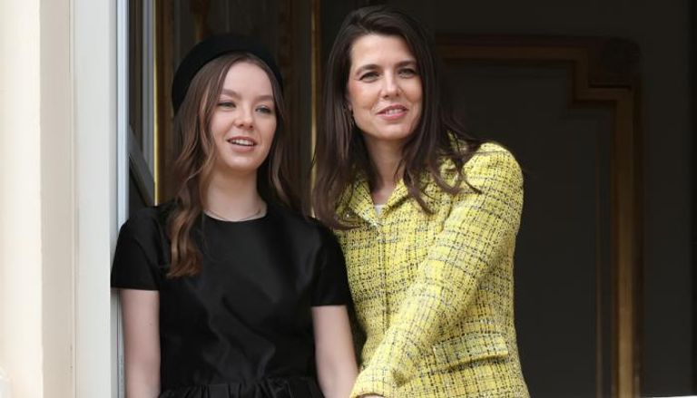 شارلوت كازيراغي وشقيقتها ألكسندرا 