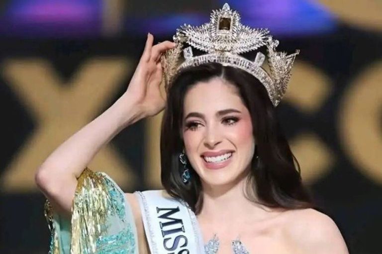  المكسيكية فاطيما بوش