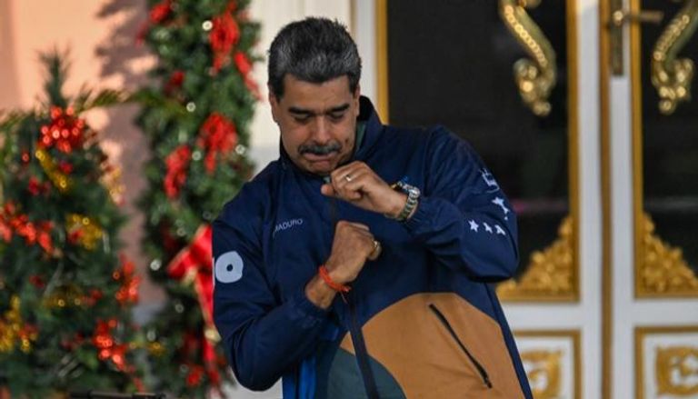 مادورو يؤدي رقصة الرومبا