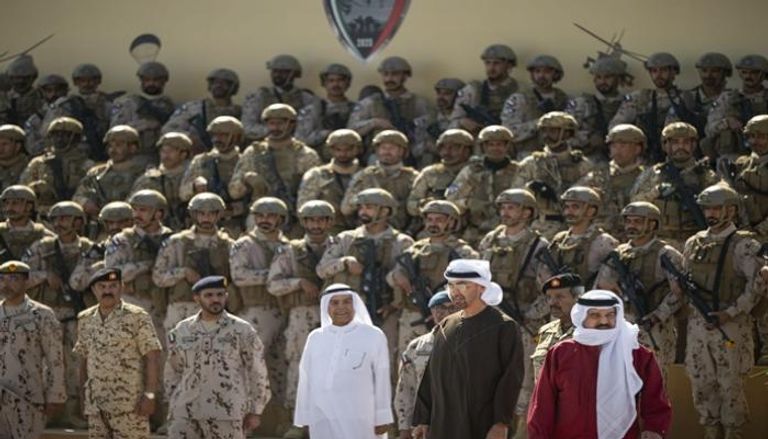 محمد بن زايد وعاهل البحرين يشهدان التمرين المشترك «ربدان – شويمان»