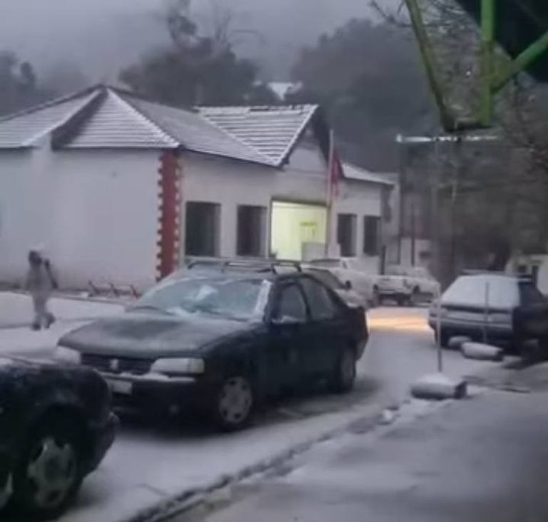  نزول الثلوج في عين دراهم التونسية