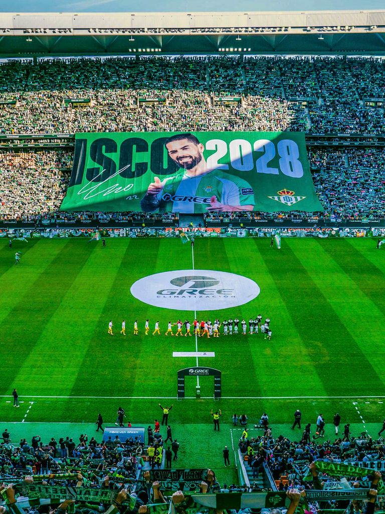 إيسكو نجم ريال بيتيس