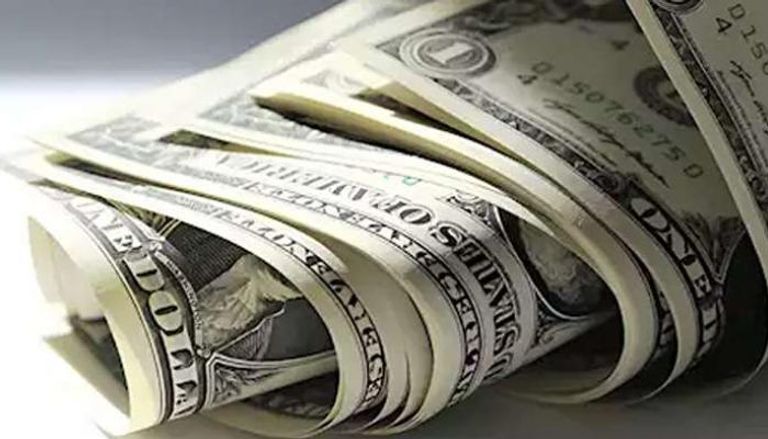 الدولار الأمريكي - صورة أرشيفية 