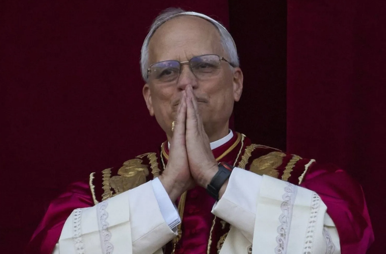 البابا ليو الرابع عشر