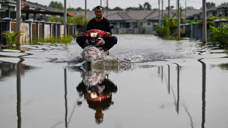 فيضانات جنوب تايلاند وماليزيا 