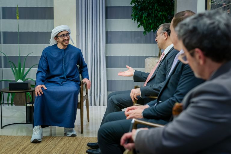 الشيخ عبدالله بن زايد آل نهيان مع مستشار الرئيس الأمريكي