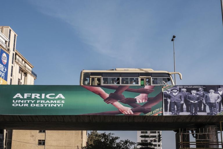 أنغولا احتفلت هذا العام بمرور 50 عامًا على استقلالها عن البرتغال