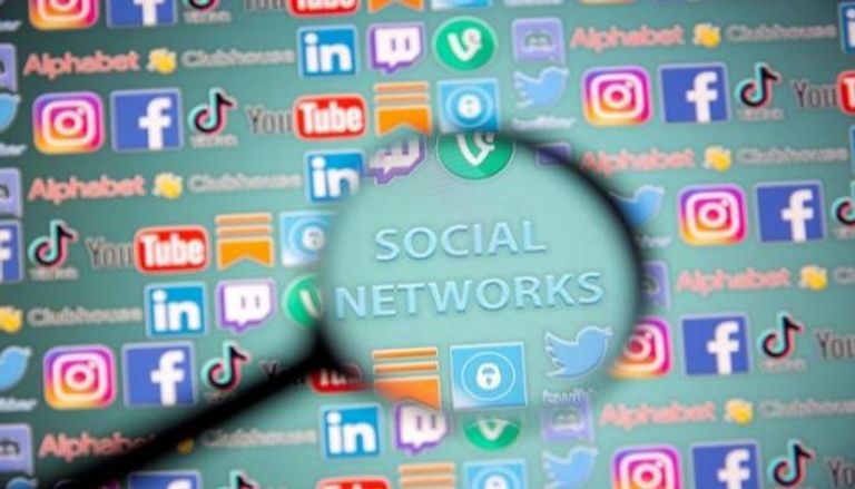 وسائل التواصل الاجتماعي 