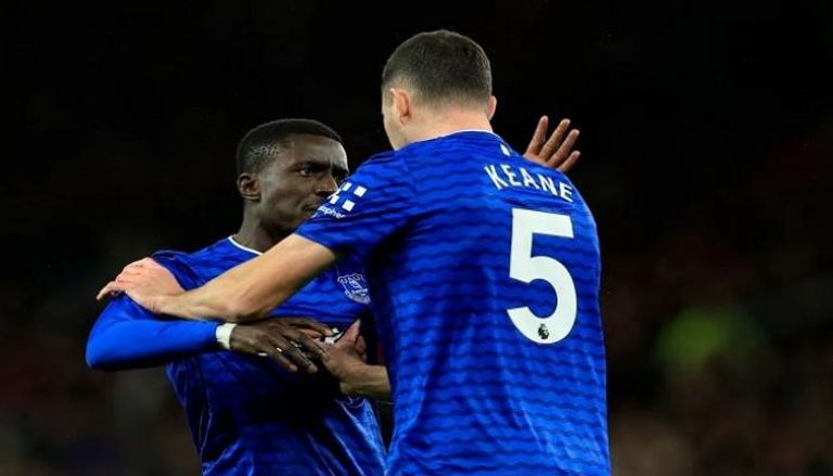 إدريسا غاي يتشاجر مع كين