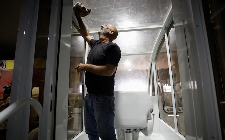 سيارة البابا فرنسيس