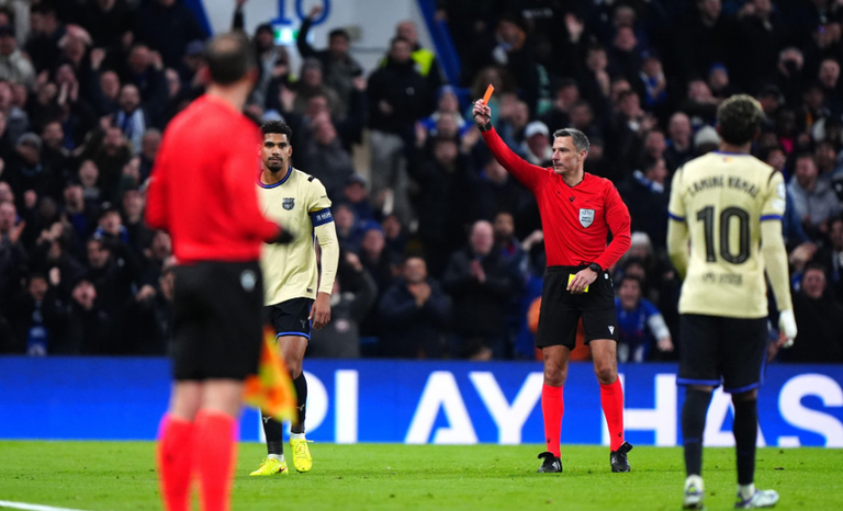 طرد أراوخو هدف ذاتي من كوندي في مباراة تشيلسي وبرشلونة