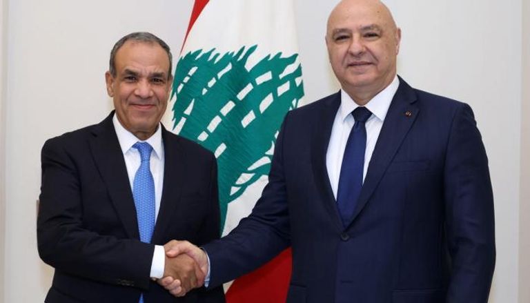الرئيس اللبناني يستقبل وزير الخارجية المصري