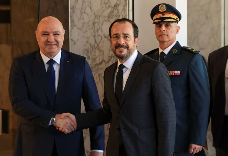 جانب من إعلان توقيع اتفاق لترسيم الحدود البحرية بين لبنان وقبرص