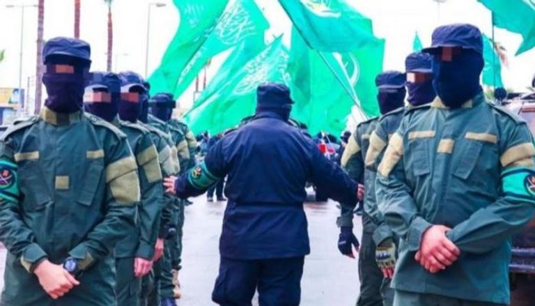 عناصر من قوات فجر التابعة للجماعة الإسلامية في لبنان