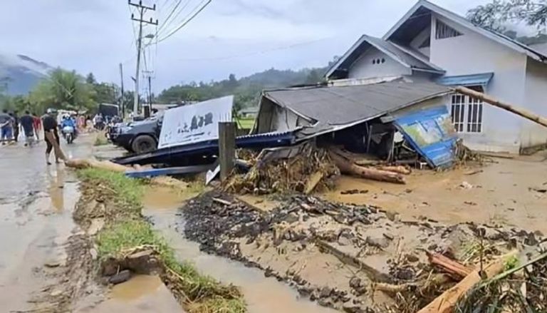 فيضانات إندونيسيا 