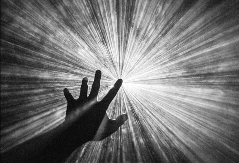 نظرية تقترح أن وعي الإنسان لا يصنعه الدماغ وحده