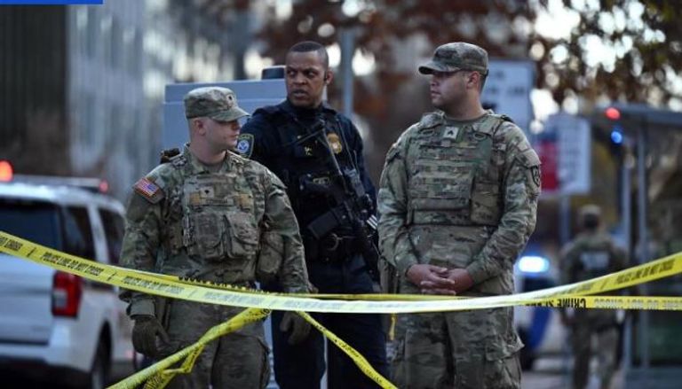 عناصر الحرس الوطني والشرطة الأمريكية في موقع الحادث