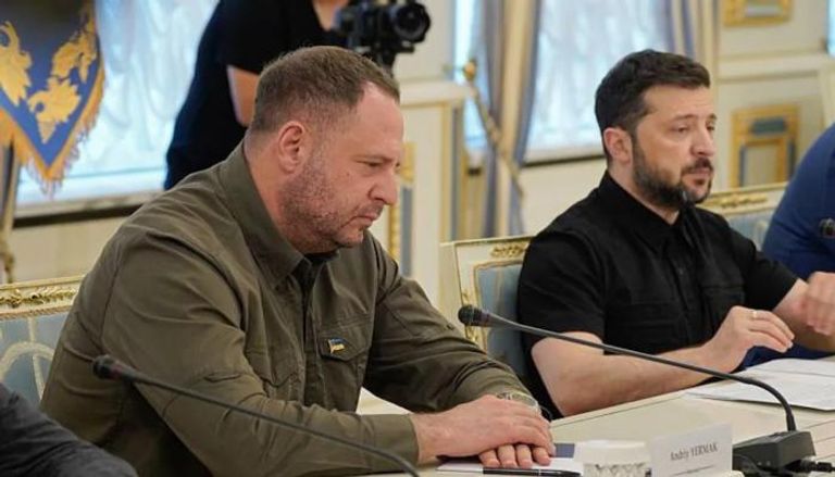 رئيس أوكرانيا ومدير مكتبه