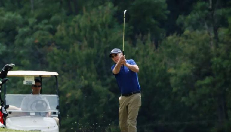 بايدن يلعب الغولف- صورة أرشيفية