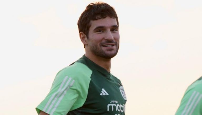 عوار نجم منتخب الجزائر