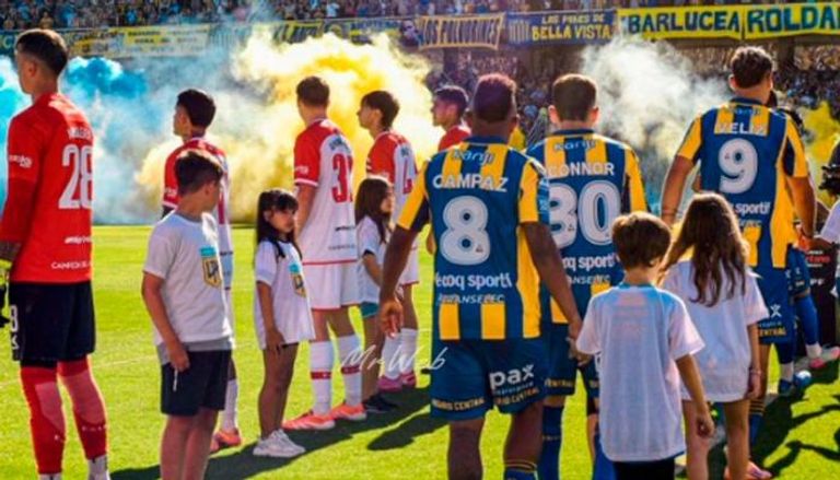 رفض إستوديانتيس إقامة ممر شرفي