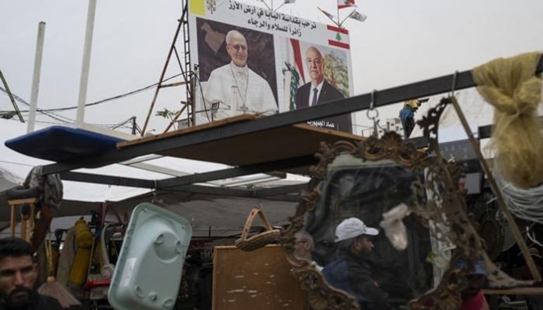 لافتة ترحيب بالبابا ليو بابا الفاتيكان في لبنان
