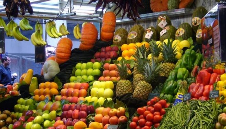 خبير تغذية بريطاني يدعو لإعادة النظر في عادات التسوّق الشتوية لتشمل الفواكه